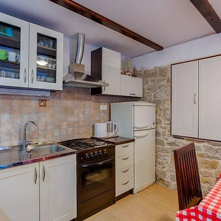 Apartman Tomo
