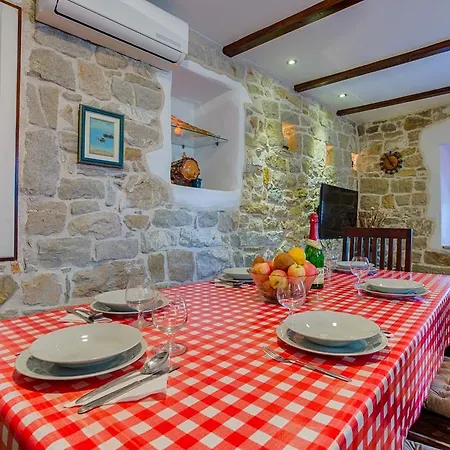 アパート Tomo スプリト